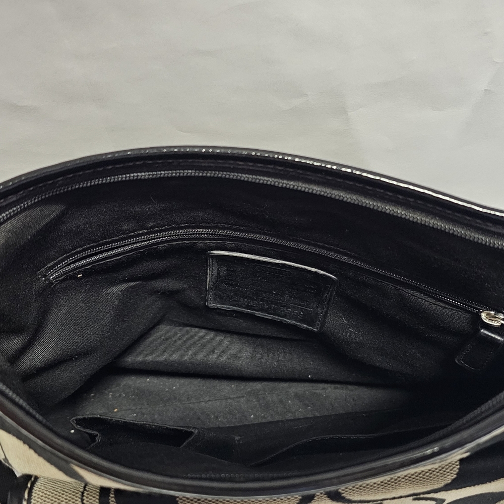 Coach - Picture 4 of 5